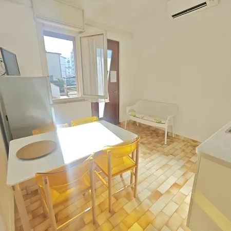 Comfortable Near Διαμέρισμα