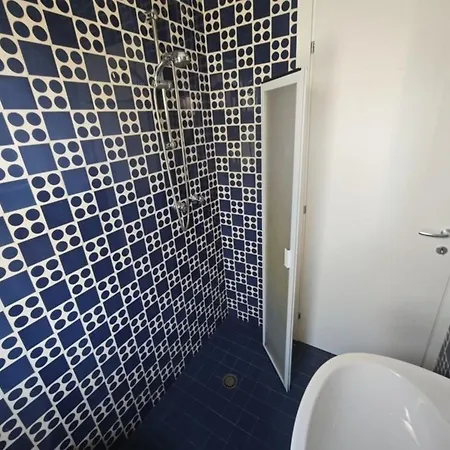 Comfortable Near Διαμέρισμα